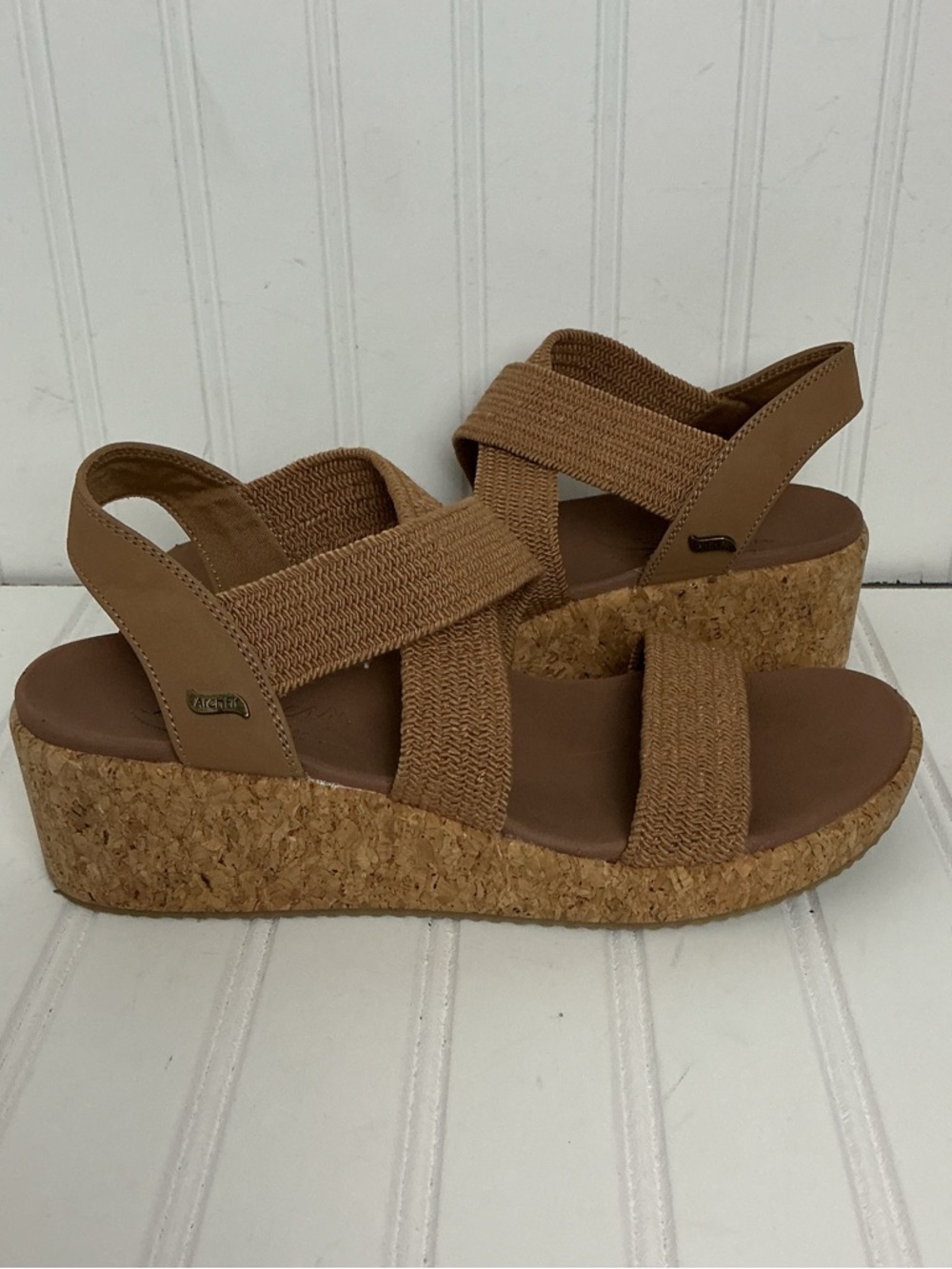 Skechers Arch Fit Beverlee Love Stays Women’s Size 9 Tan Wedge Sandals 119260
